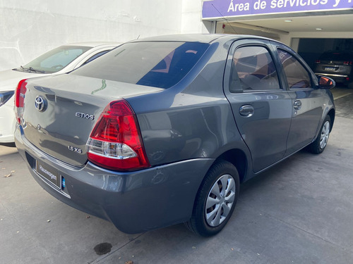 Toyota Etios 1.5 Sedan Xs