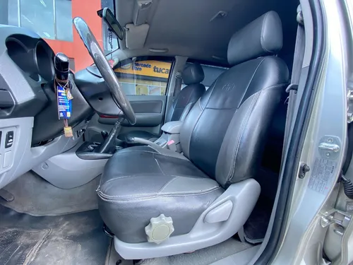 Toyota Hilux 2.7 Mt