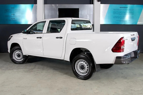 Imagen 9 de 25 de Toyota Hilux Dx 2.4tdi 150cv 4x4 Mt 0km Entrega Inmediata