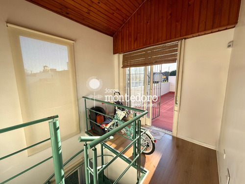 Casa 4 Ambientes, Refaccionada A Nuevo. En Venta. Haedo Chico.