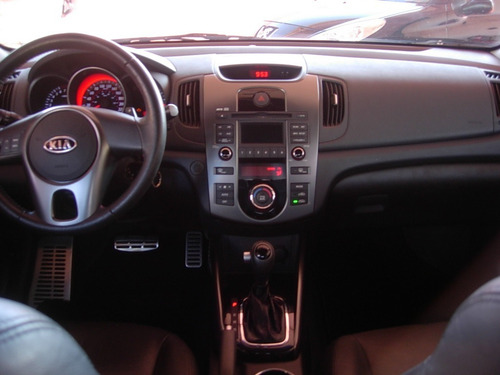 Imagem 3 de 15 de Kia Cerato