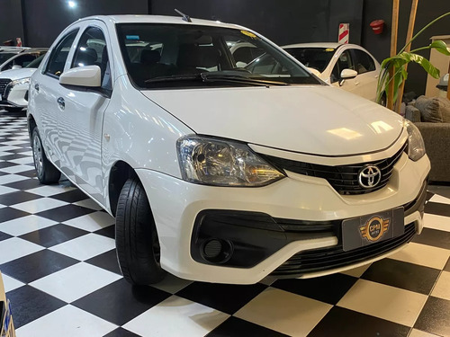 Toyota Etios 1.5 Sedan X