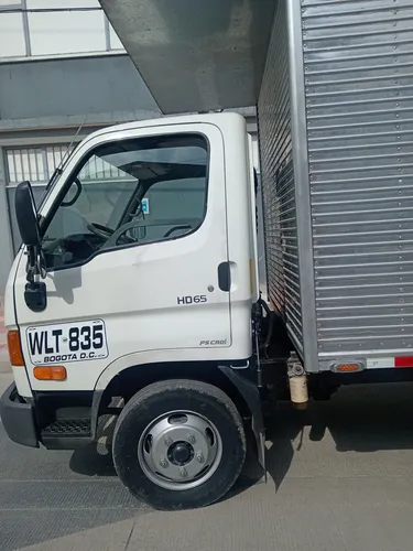 Camión Casi Nuevo Tipo Furgón Diesel