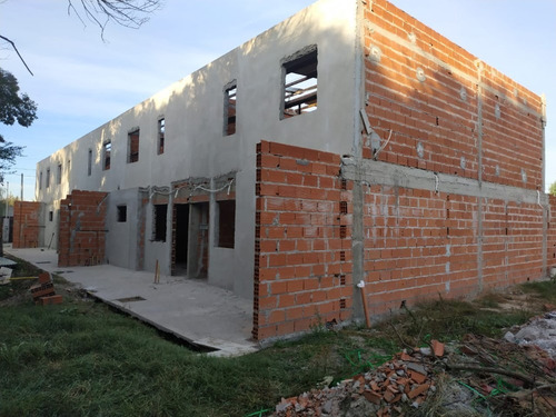 Venta Duplex 3 Ambientes, 90m2, San Miguel Del Monte.