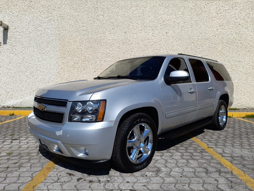 Imagen 1 de 15 de Chevrolet Suburban 2013