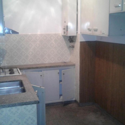 Depto De 2 Dormitorios. Montevideo/sarmiento