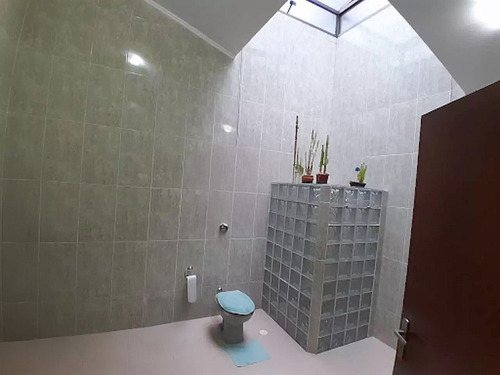 Sobrado Com 4 Dormitórios, Piscina E Churrasqueira