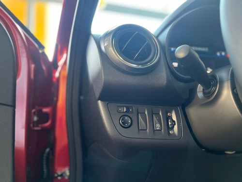 Renault Kwid 1.0 12V SCE FLEX OUTSIDER MANUAL