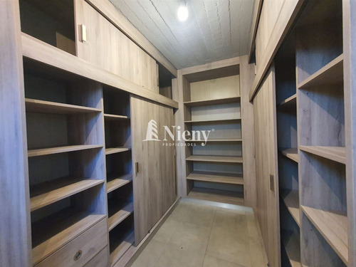 Casa En Venta De 6 Dorm. En Machalí, Condominio Doña Matilde