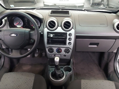 Imagem 7 de 11 de Ford Fiesta 1.0 Rocam Se 8v