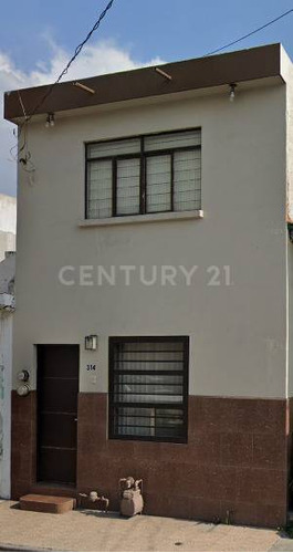 Casa En Venta En El Centro Monterrey