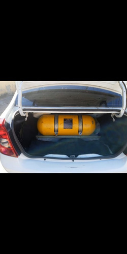 Imagem 5 de 5 de Renault Logan 2013 1.0 16v Expression Hi-flex 4p