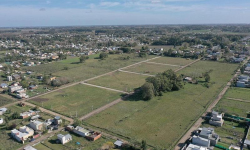 Imagen 9 de 30 de Lote En Venta En Sicardi | 13 Bis Y 660 (los Fresnos) Manzana 213 (300 M2)