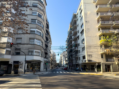 Venta - Departamento 2 Ambientes Con Patio - Recoleta