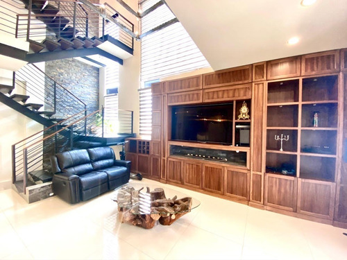 Imagen 3 de 19 de Casa En Venta En Los Robles Residencial Zapopan