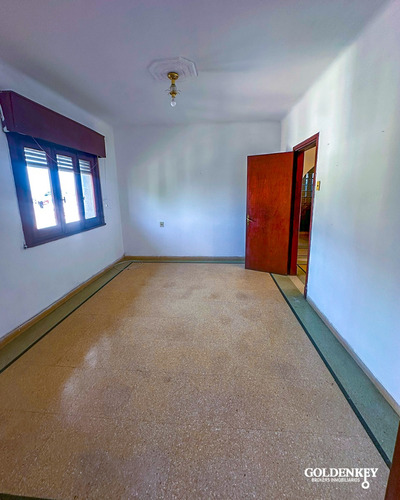 Alquiler Casa 2 Dormitorios Con Opción A 3 Y Balcón Y Patio En Barrio Cerro