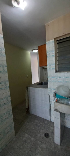 Imagen 8 de 14 de Apartamento Bueno Bonito Y Barato En Palo Negro 04166467687