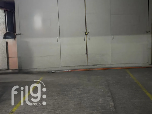 Venta Estacionamiento Con Excelente Ubicación, Providencia