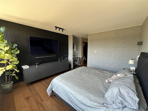 Departamento En Venta De 4 Dorm. En Lo Barnechea