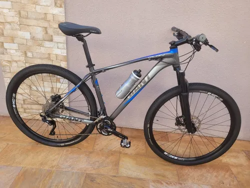Bicicleta giant 29 usada hot sale