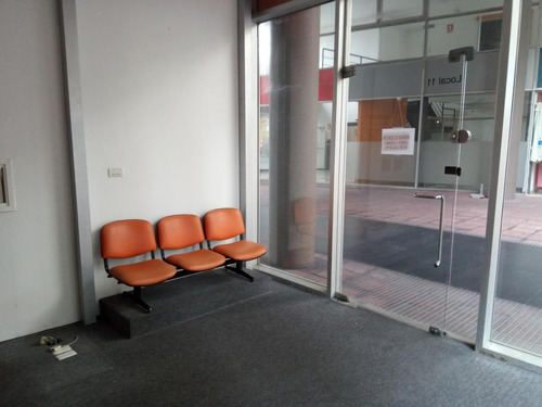 Venta Local En El Centro Montevideo Con Renta Torre De Los Profesionales