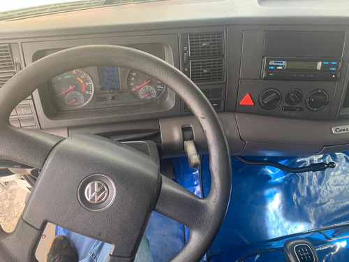 Imagem 11 de 15 de Vw 17280 Com Baú 8.20/2.40