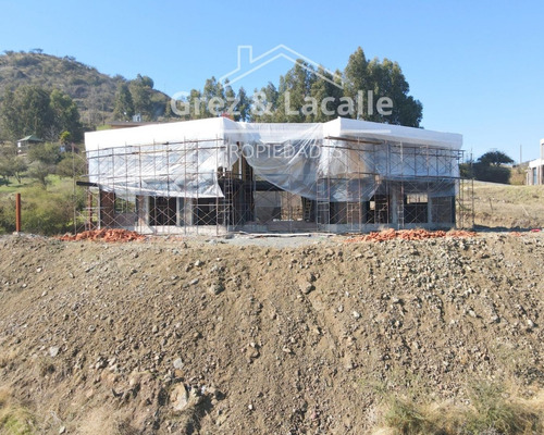Se Vende Casa En Obra Con Un 70% De Avance, Curicó