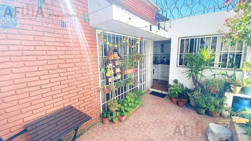 Venta De Casa Tres Dormitorios Con Patio Barbacoa Parque Batlle