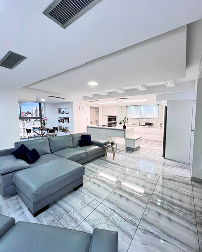 En Venta Con Financiamiento Penthouse Dúplex 349 M² Urbanización El Bosque, Maracay, Aragua