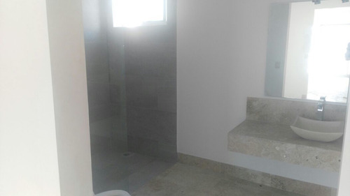 Residencia Con Alberca, Balcones Del Campestre.