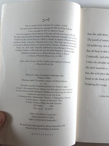 The Golden Compass Philip Pullman Série His Dark Materials Vol. 1 Ed. Alfred A. Knopf Em Inglês 1995 (Usado)