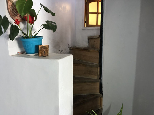 Vende Casa Grande 4 Dorm, 2 Baños, A Pocas Cuadras Metro Rod