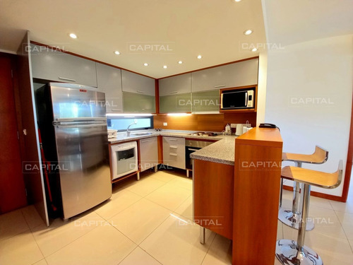 Imagen 4 de 14 de Venta Apartamento 2 Dormitorios En Torre De Categoría - Punta Del Este Roosevelt