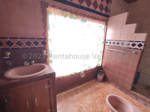 Casa Con Terreno En Venta En La Colonia Tovar. Ljsa 25-13565