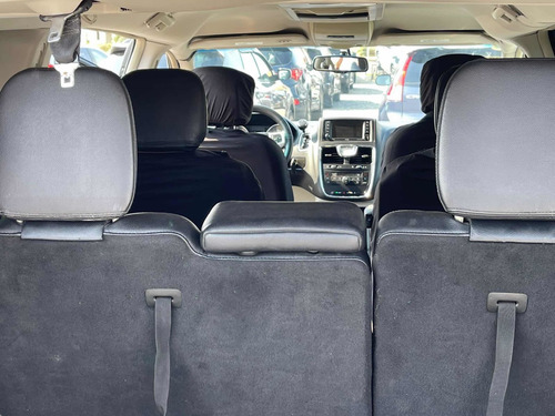 Imagen 14 de 15 de Chrysler Town Y Country Touri Americana
