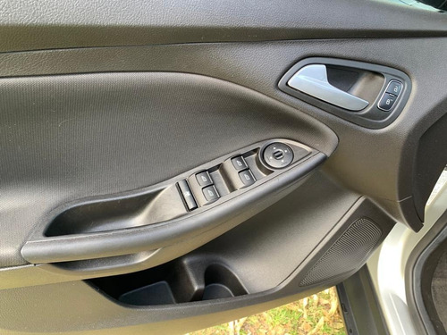 Imagen 8 de 14 de Ford Focus Hatchback Se 2017