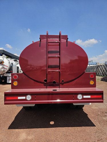 Volkswagen 17.280 Modelo 2020 Pipa De Agua 10,000 Litros