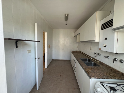 Venta Departamento En Lourdes De 2 Dormitorios