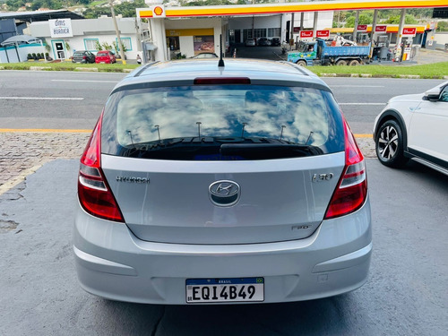 Imagem 3 de 15 de Hyundai I30 - 2012 2.0 Mpfi Gls 16v Gasolina 4p Automoatico