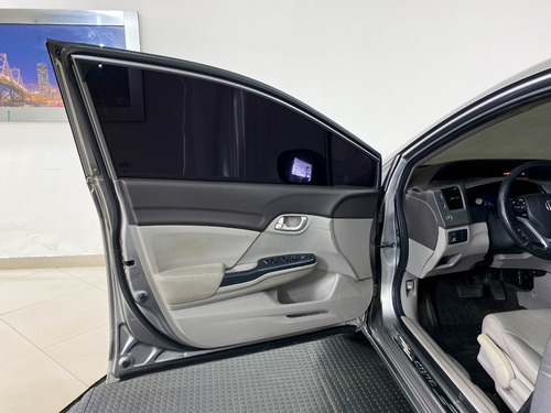 Imagem 14 de 22 de Honda Civic