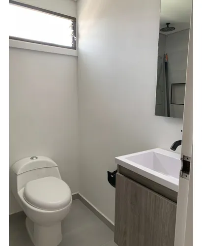 ¡se Arrienda Amplio Apartamento En Los Colores!