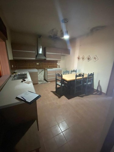 Imagen 2 de 14 de Venta De Local Con Departamento Con Excelente Ubicacion En Remigio Lopez 1763