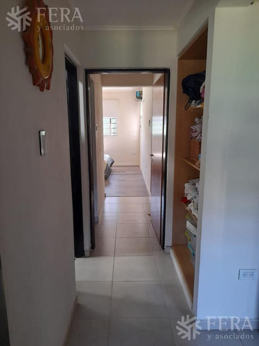 Imagen 6 de 13 de Venta Casa De 4 Ambientes Con Galería, Patio Y Piscina En Arturo Segui (28708)