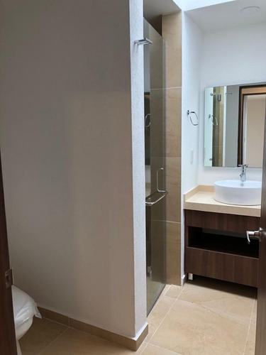 Imagen 6 de 30 de En Venta Casa En Zibata, Jardín, 3 Recamaras, Cuarto De Lava