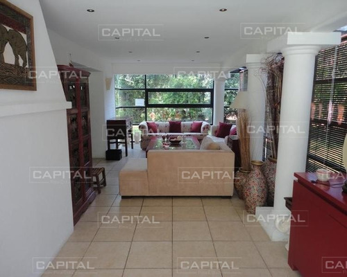 Casa De Cinco Dormitorios En Suite - Punta Del Este- Ref: 25035