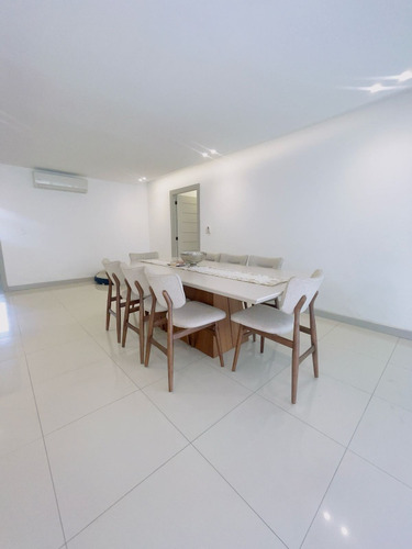 Venta De Apartamento Ensanche Paraísoubicado En Una De La