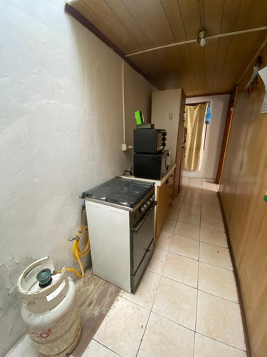 Se Vende Casa 3d+1b A Cuadras Del Metro Lo Valledor Pac