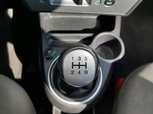 Imagem 8 de 12 de Fiesta 1.6 Rocam Hatch 8v Flex 4p Manual