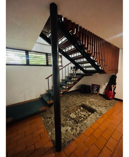 Se Vende Casa 540m2 Lomas De Chuao 9842