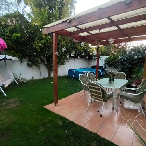 Casa En Venta De 4 D+3b En Consistorial/antupiren, Peñalolén